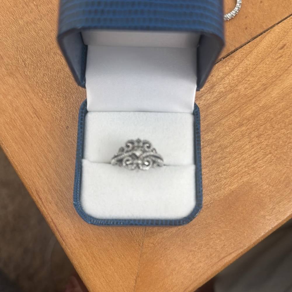 Lowest! - Diamond Vera Wang ring - Picture 2 of 3